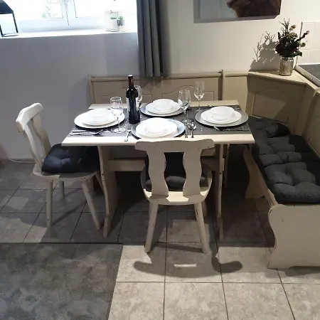 Les Gages Nyaraló Brece (Mayenne)