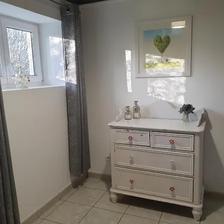 Les Gages Nyaraló *